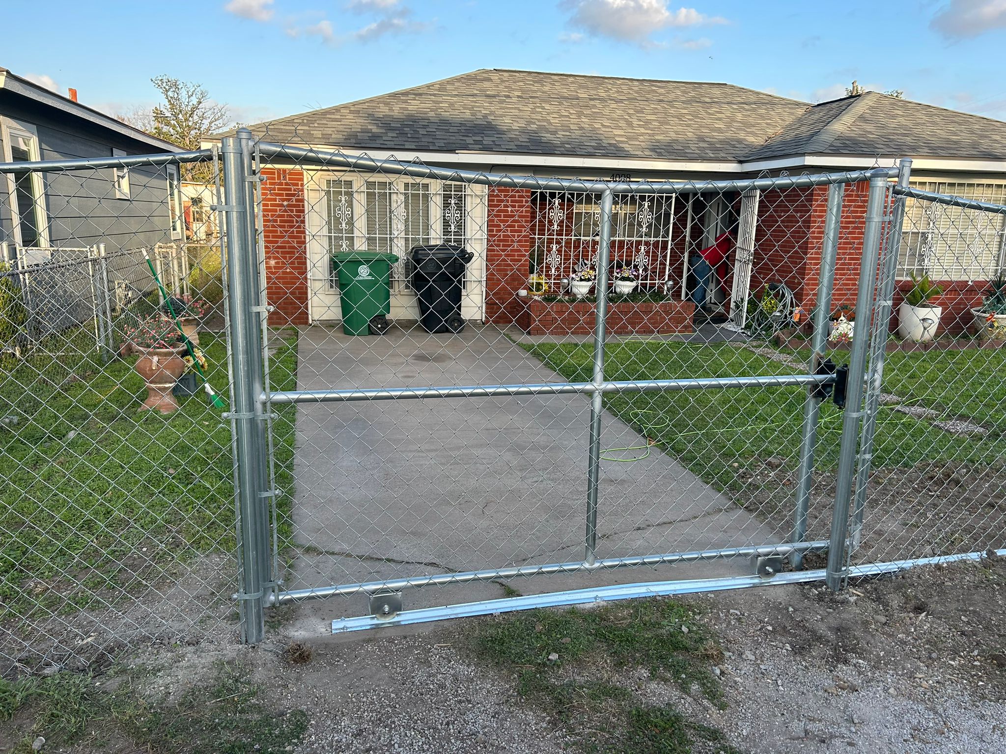 Secure Your Sanctuary: Mustang Fencing & Gates in 77048 - Image 4